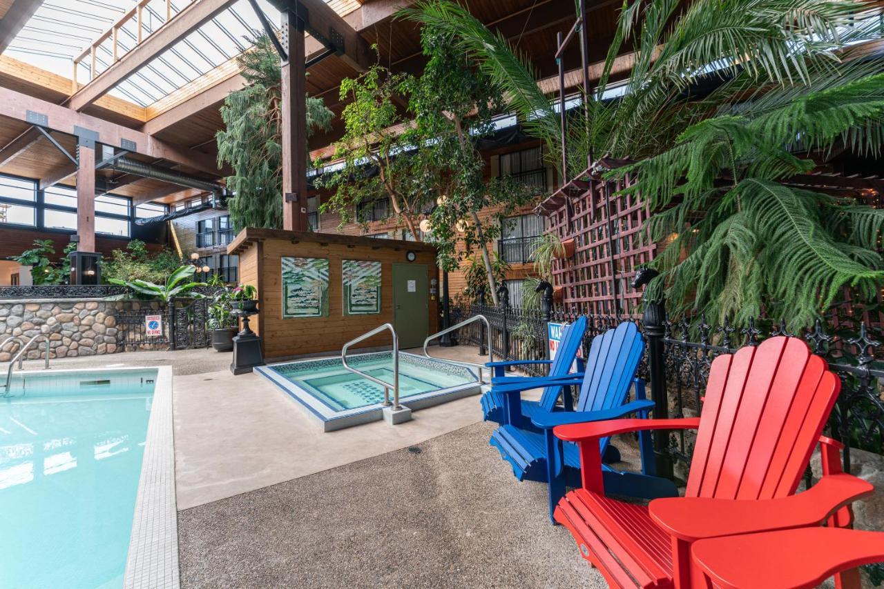 Prestige Vernon Lodge Bagian luar foto