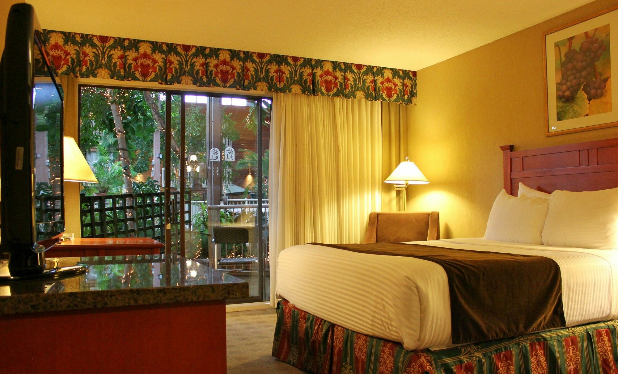 Prestige Vernon Lodge Bagian luar foto