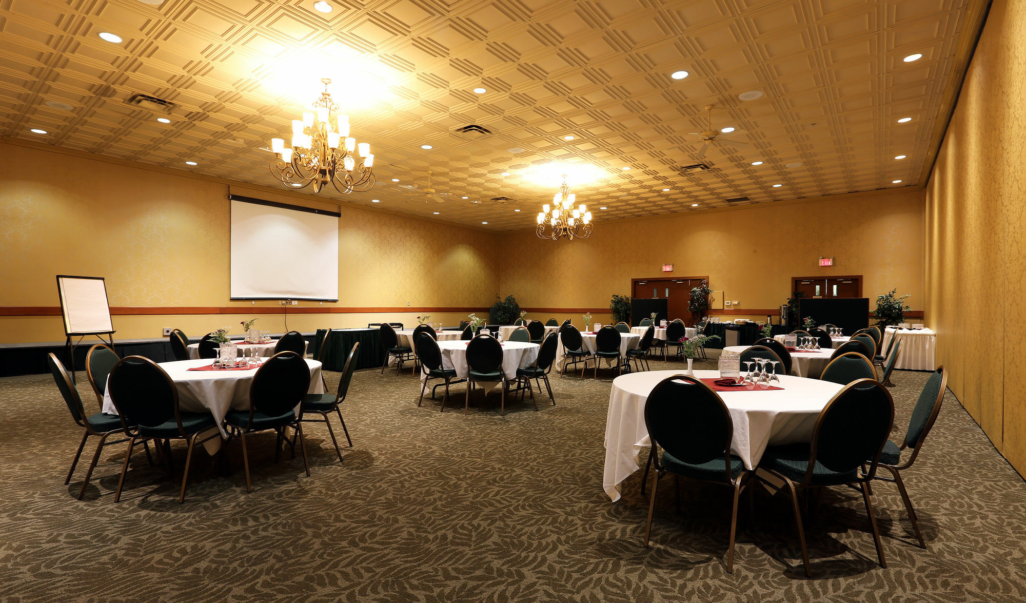 Prestige Vernon Lodge Bagian luar foto