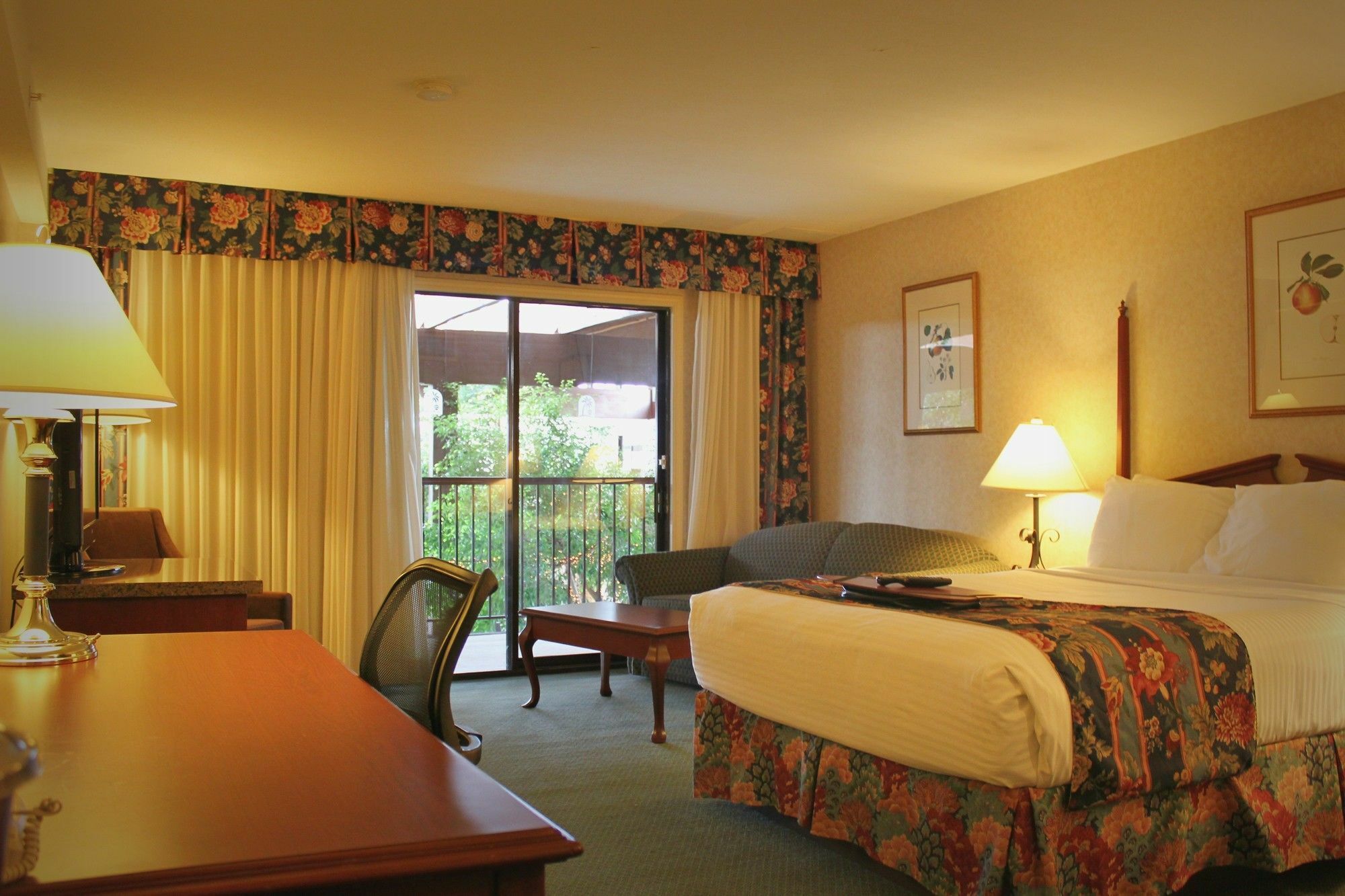 Prestige Vernon Lodge Bagian luar foto
